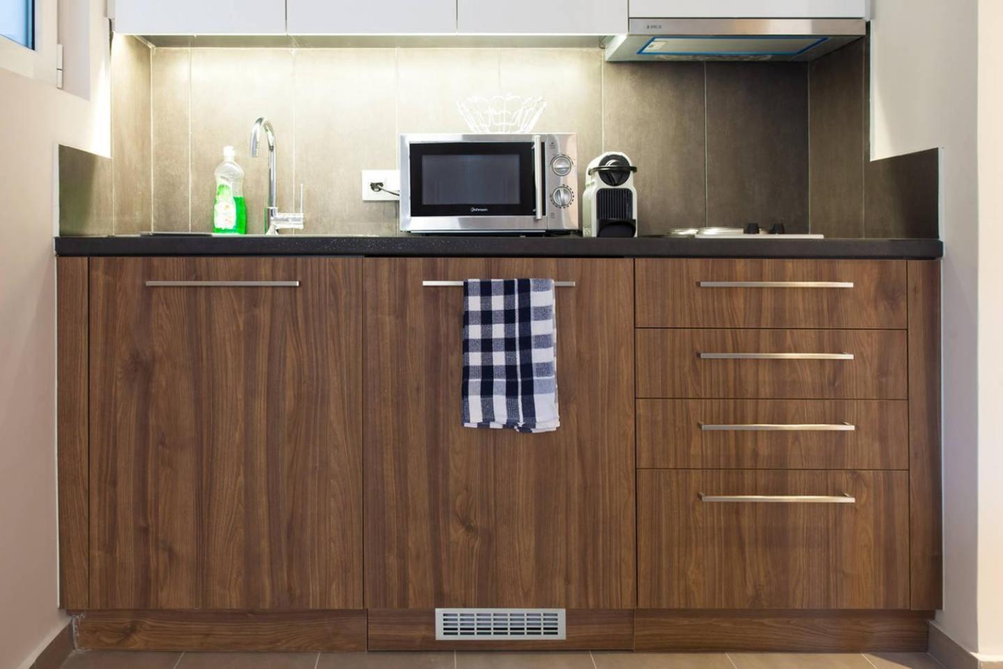 Toni'S Charming Apartment In The Thisseo Station เอเธนส์ ภายนอก รูปภาพ